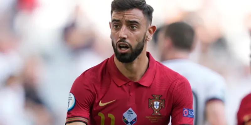 Bruno Fernandes dẫn dắt MU, Mbeumo và Sesko sẵn sàng phản công